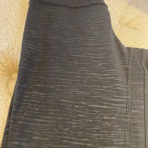 Lululemon align crop, 21”, size 4. Black emboss stride